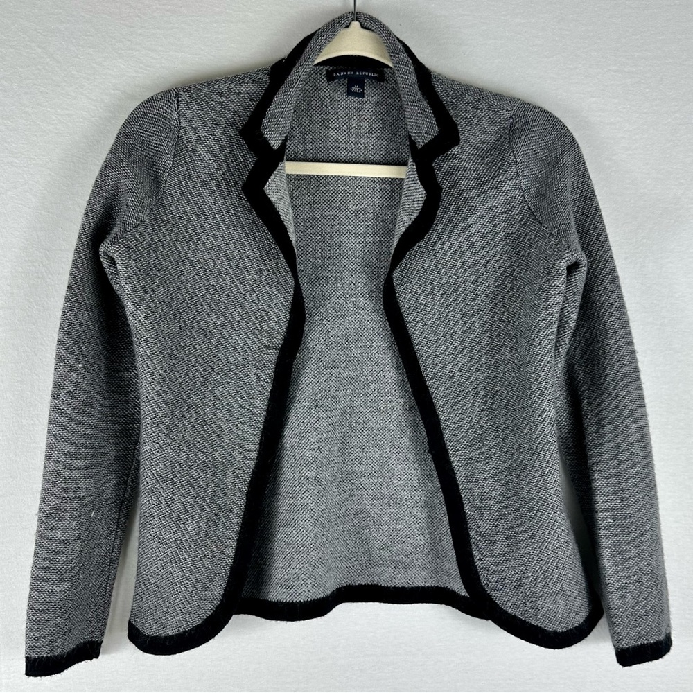 Women’s Banana Republic Sweater